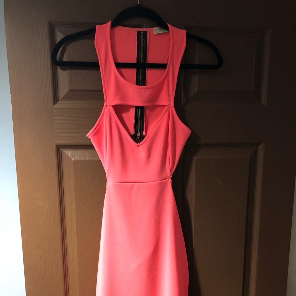 Dress - Picture 2 of 5